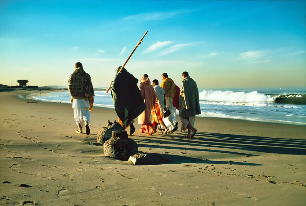 Prabhupada Morning Walk With Disciples on Venice Beach From Behind
