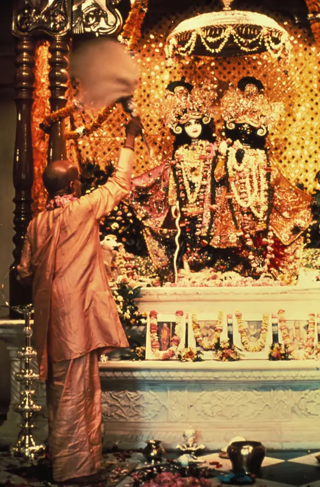 Srila Prabhupada Offers Aroti to Krishna Balaram